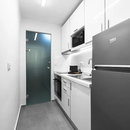 Consul, Nilie Hospitality Mgmt Daire *